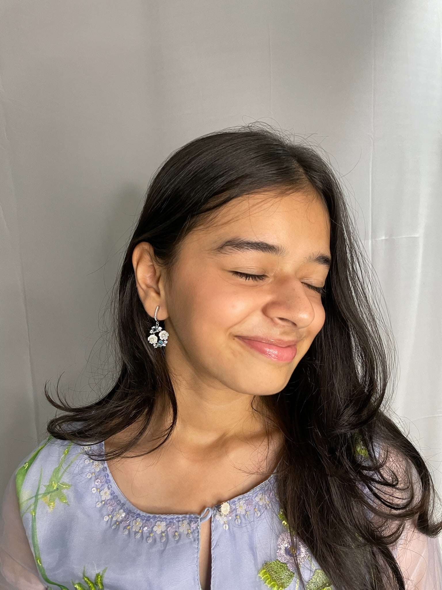 Ruhi – Delicate Silver Flower Wreath Drops