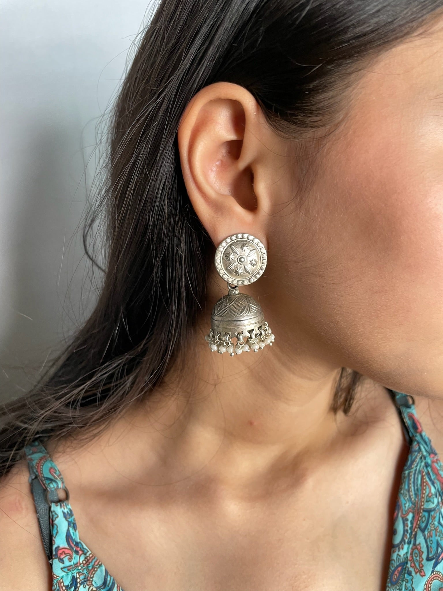 Roopa – Embossed Sun-Wheel Oxidized Silver Jhumkas