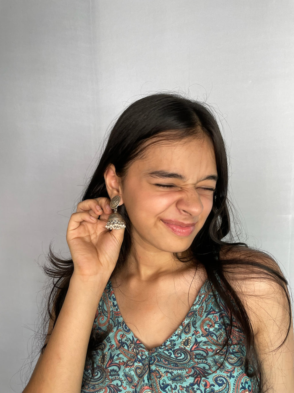 Roopa – Embossed Sun-Wheel Oxidized Silver Jhumkas