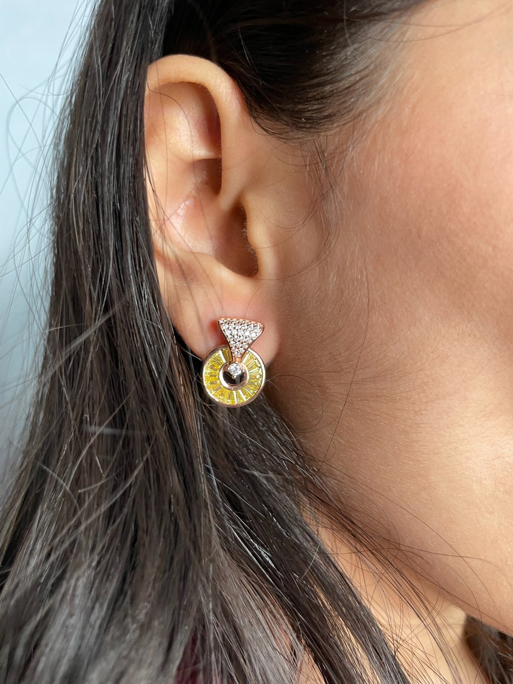 Nila – Art Deco Yellow and Rose Gold Baguette Circular Studs