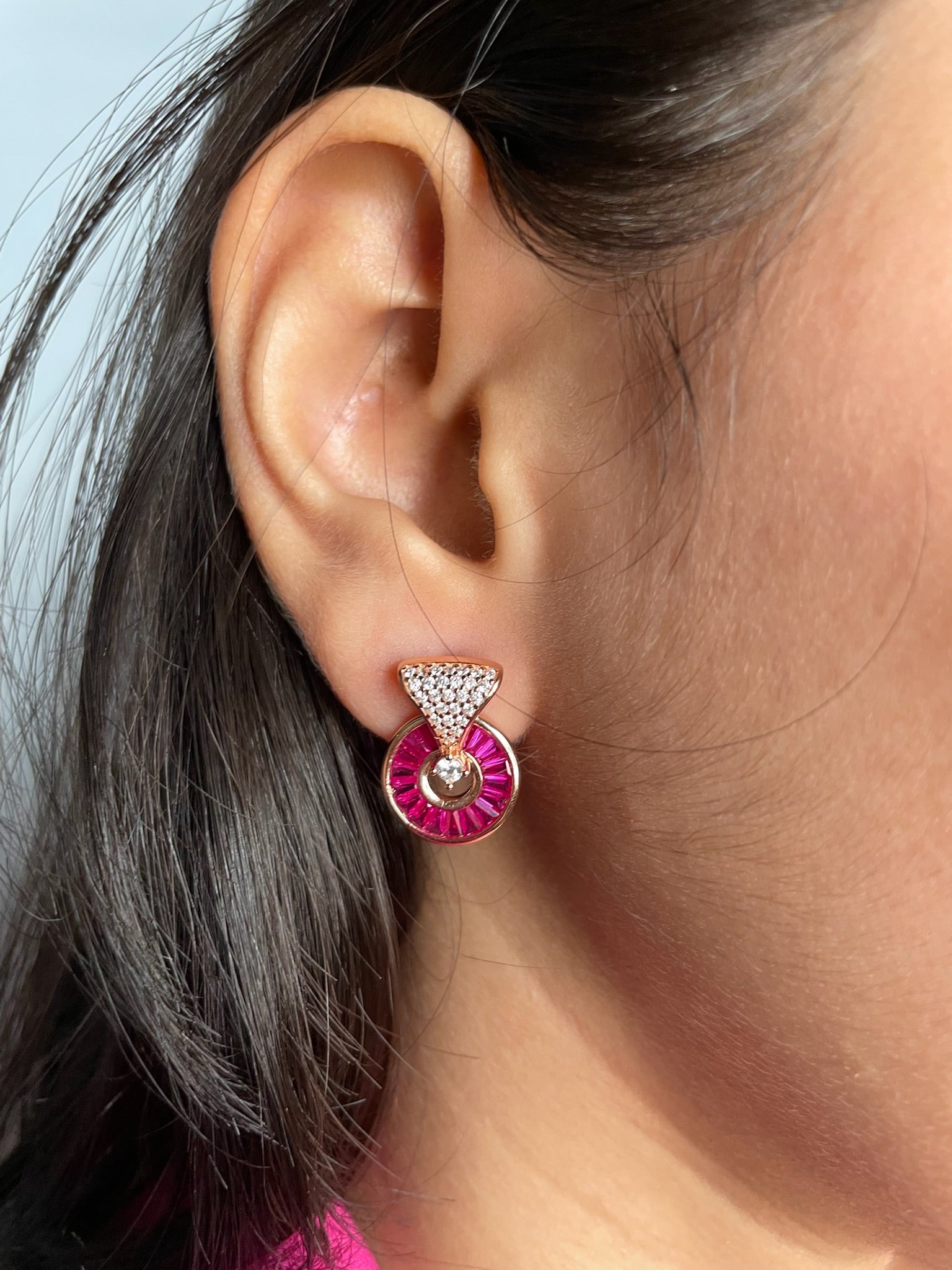 Nila – Art Deco Red Baguette Circular Studs