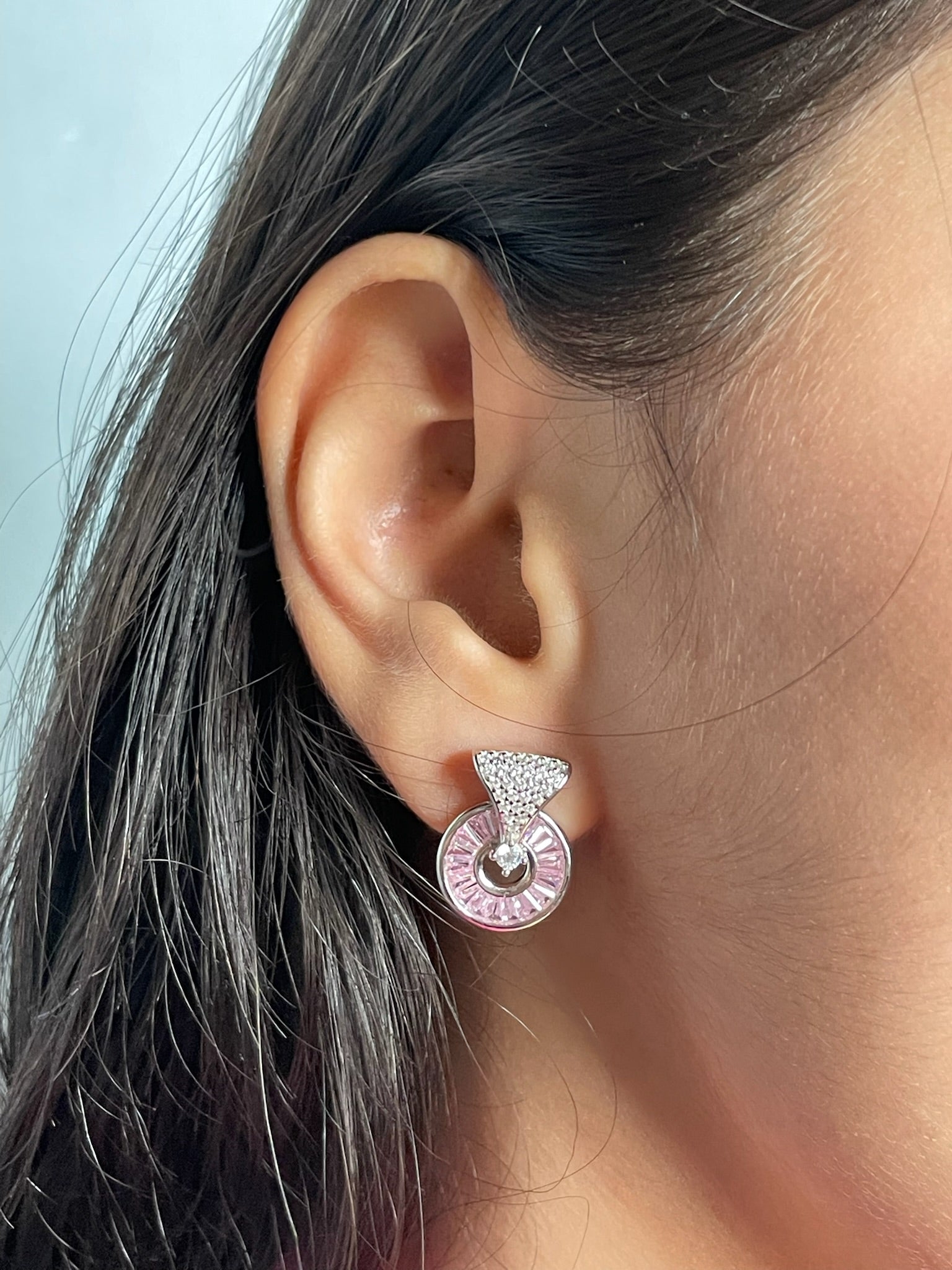 Nila – Art Deco Pink Baguette Circular Studs