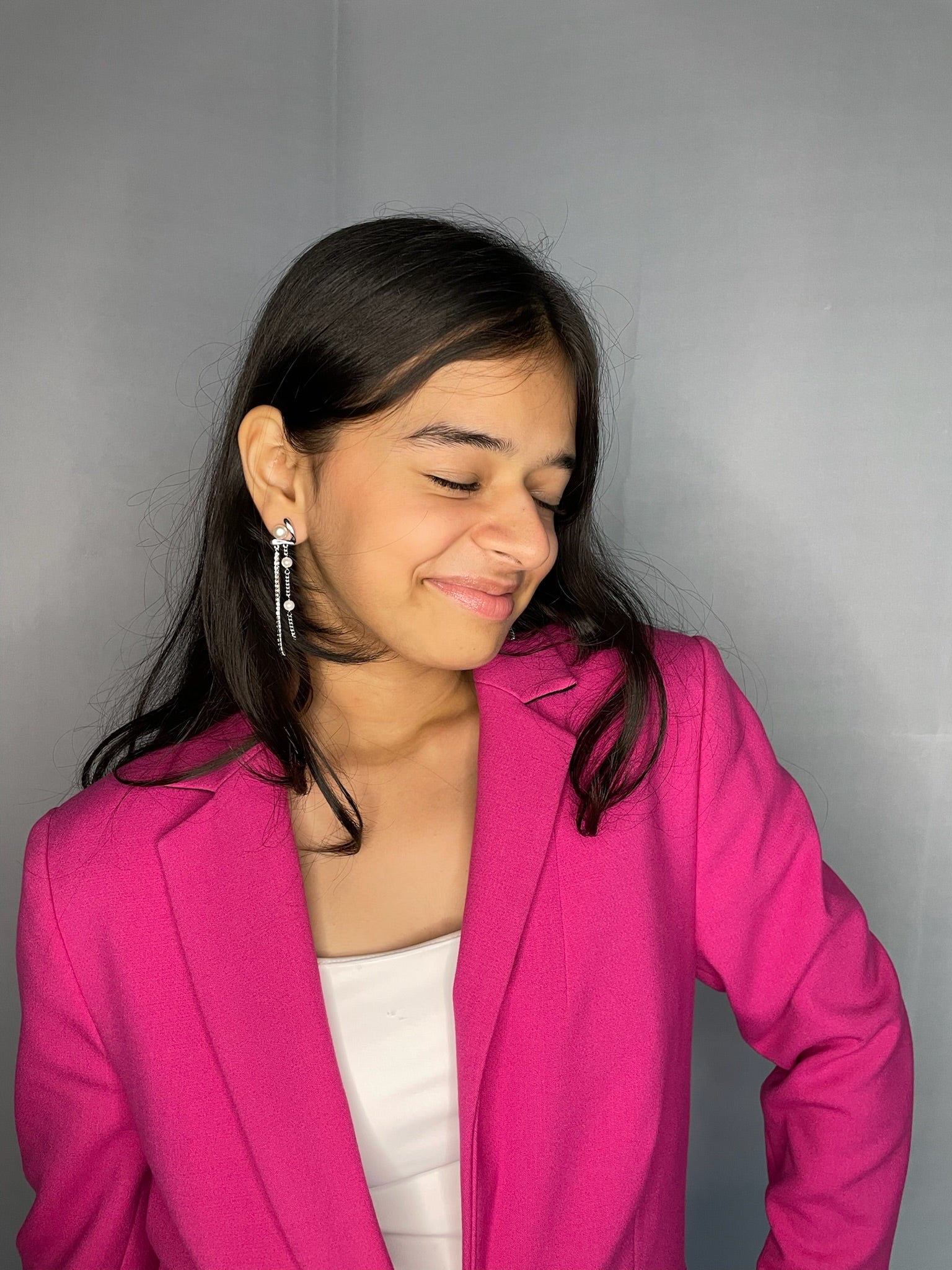 Suhana – Tiered Linear Pearl and Shimmer Earrings